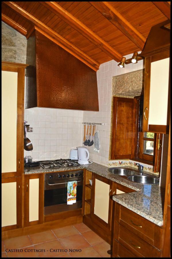 Castelo Cottages Castelo Novo Bagian luar foto